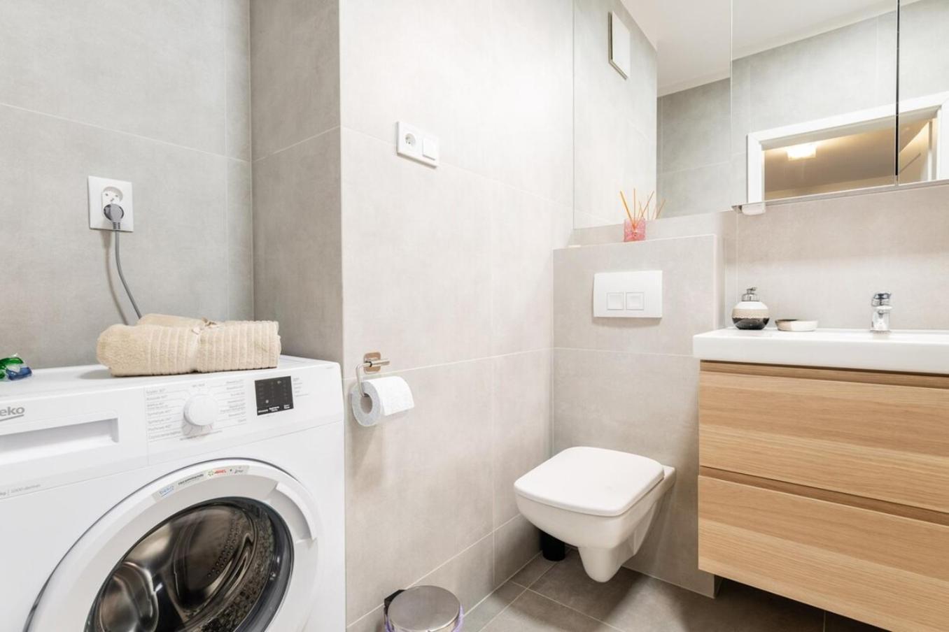Modern 70M Apartment With Private Garden Metro Варшава Екстер'єр фото