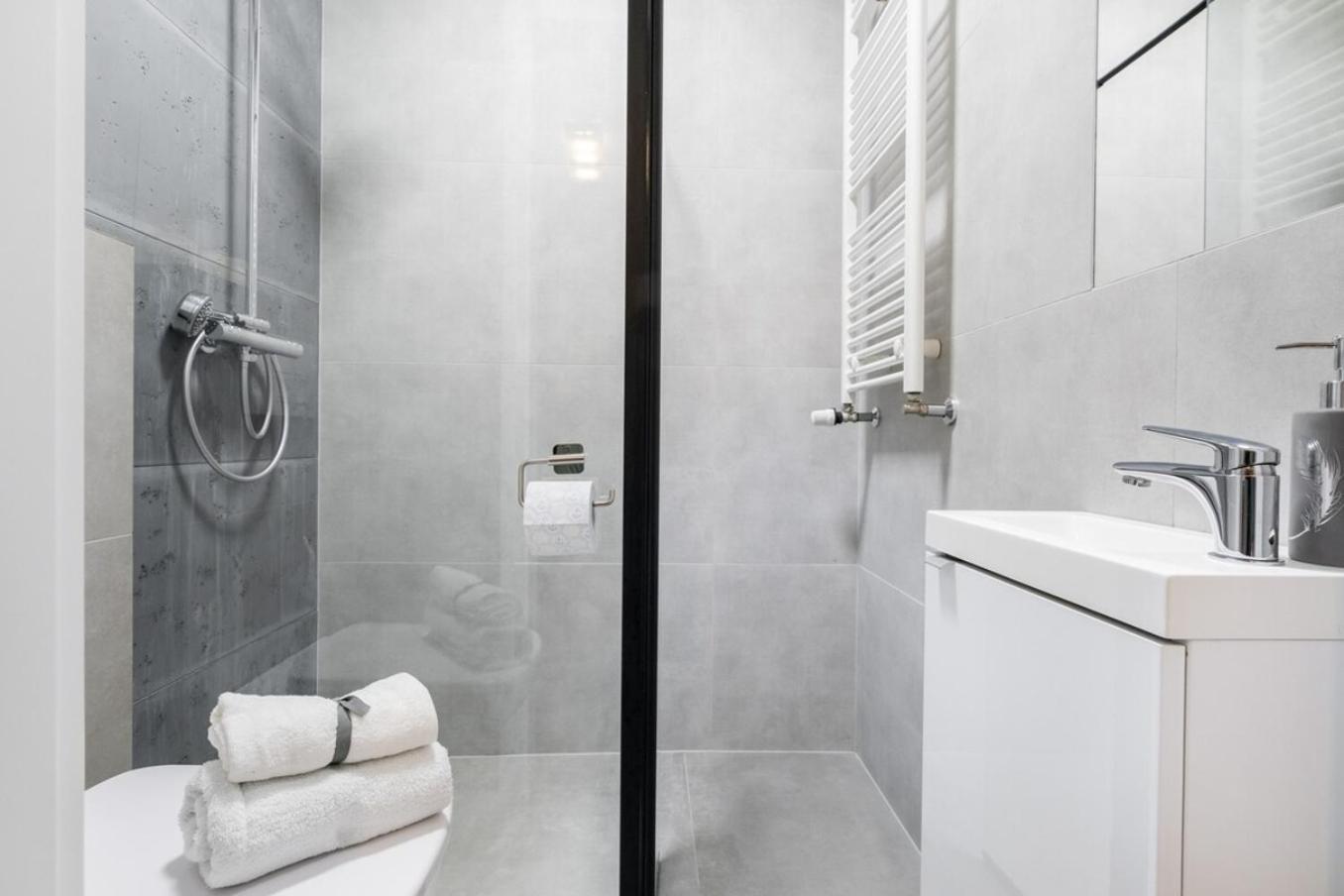 Modern 70M Apartment With Private Garden Metro Варшава Екстер'єр фото